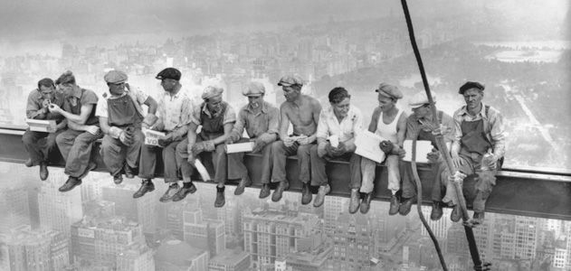 Højdeskræk fjernes med hypnose. De berømte arbejdere på en bjælke skyskraber.